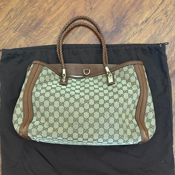 Gucci Medium GG Bella Canvas Tote with Tassel Charm - Picture 3 of 13